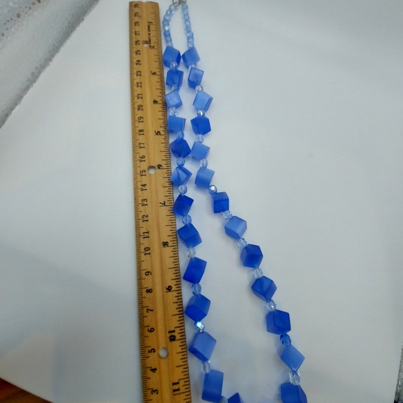 Statement Necklace w/Blue Square& Crystal Beads. - Picture 7 of 10